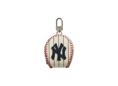 Kith x The New York Yankees Leather Baseball Pouch "Sandrift"