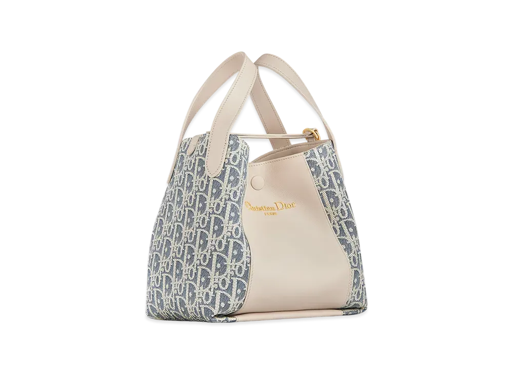 DIOR ミディアム シグネチャー バケットバッグ ディオールより新作「シグネチャー」バケットバッグがデビュー