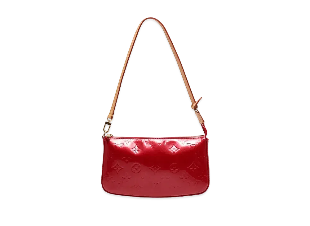 Louis Vuitton Pochette Accessoires Monogram Vernis "Pomme d'Amour"