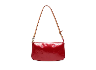 Louis Vuitton Pochette Accessoires Monogram Vernis "Pomme d'Amour"