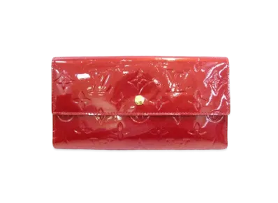 Louis Vuitton International Wallet NM Vernis "Pomme d'Amour"