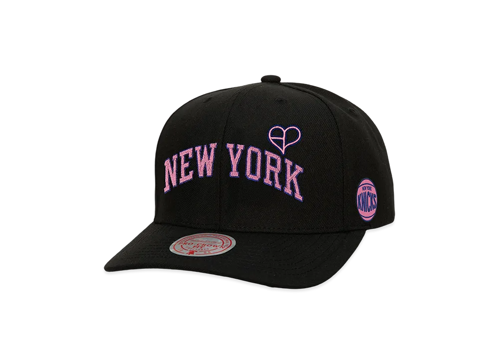 Mitchell & Ness x BLACKPINK Knicks Snapback "Black"