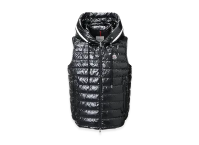 MONCLER Mens Akaishi Down Gilet "Black"