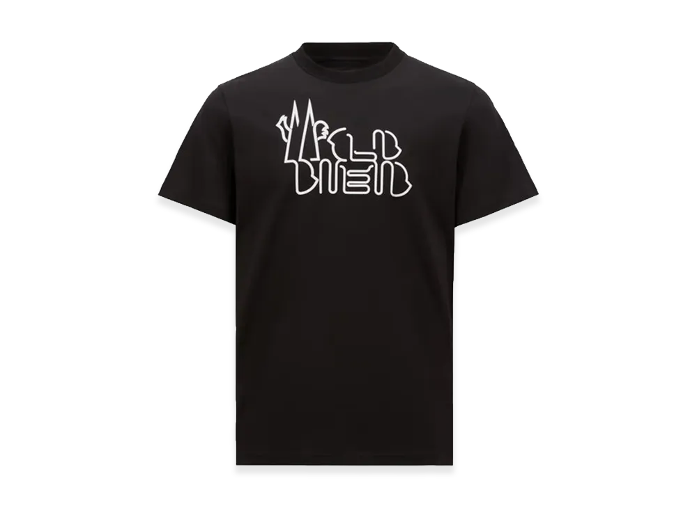 MONCLER Curved Logo Cotton T-Shirt "Black"
