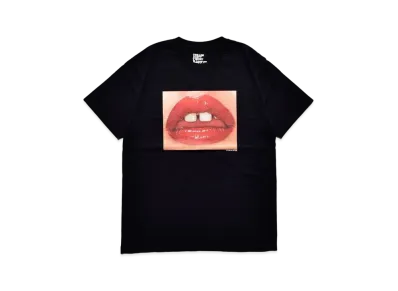 MINEDENIM Carlijn Jacobs x Stie-lo Lips Tee "Black"