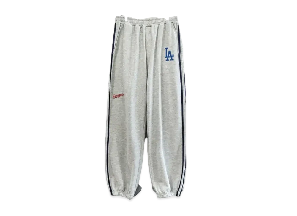 MLB Exclusive Set Up Patch Embroidery Side Line Big Silhouette Pullover Sweatpants Only "Oatmeal"