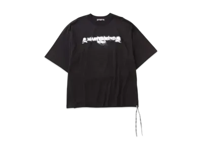 mastermind WORLD Boxy Sand Logo Tee "Black"