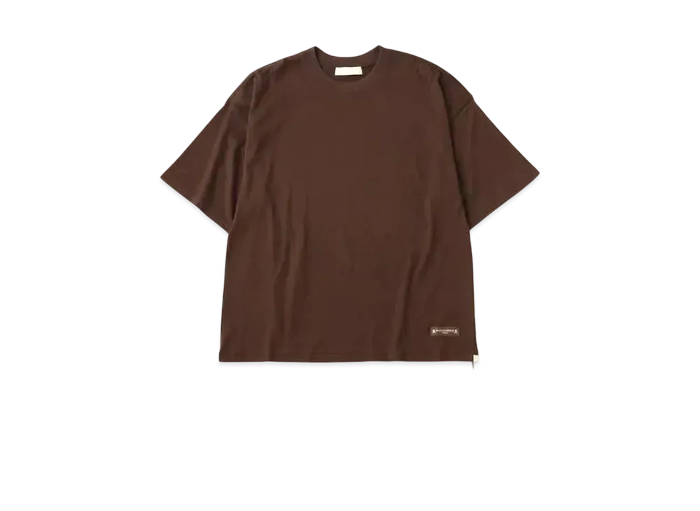 mastermind WORLD Boxy Cursive Logo Tee "Brown"