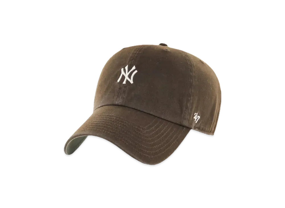 47 LA NYY Base Runner "Yankees Brown"