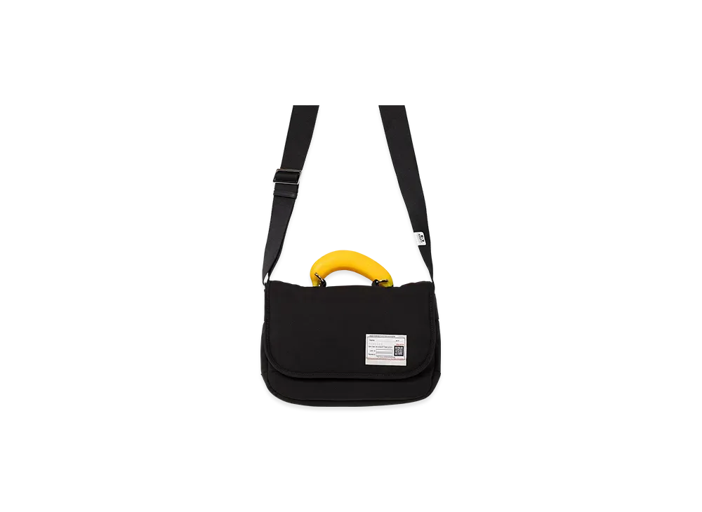 Maison MIHARA YASUHIRO "Toy" Banana Handle Shoulder Bag "Black"