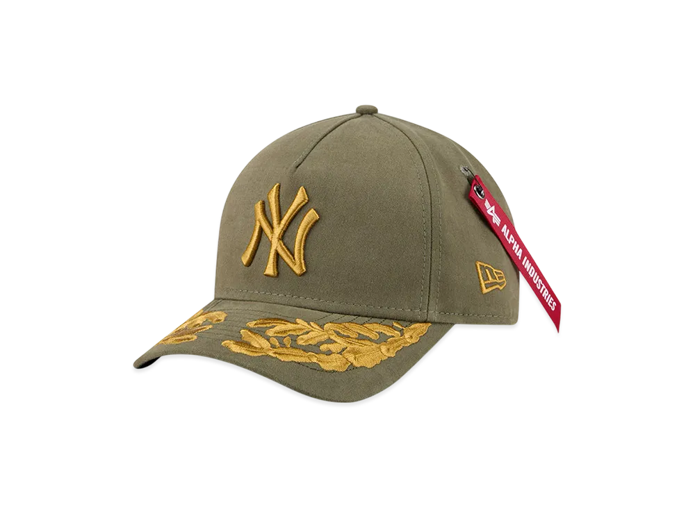 NEW ERA x MLB x Alpha Industries 9FORTY M-Crown A-Frame New York Yankees "Olive"