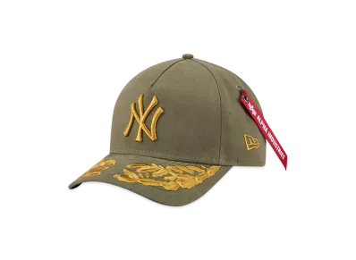 NEW ERA x MLB x Alpha Industries 9FORTY M-Crown A-Frame New York Yankees "Olive"