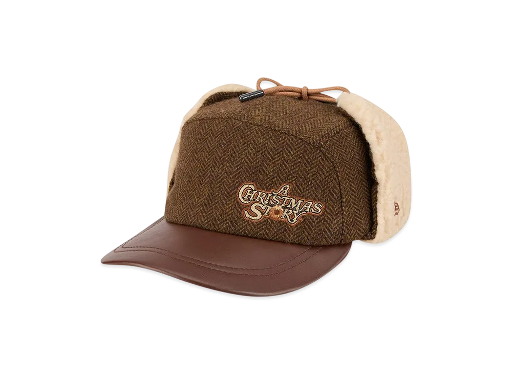NEW ERA x A Christmas Story Camper Cap Dog Ear Synthetic Leather Visor "Brown"