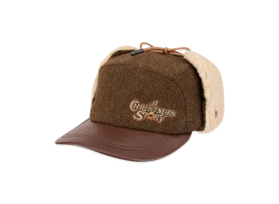 NEW ERA x A Christmas Story Camper Cap Dog Ear Synthetic Leather Visor "Brown"