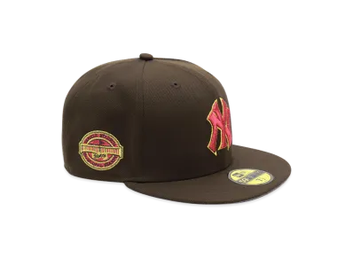 NEW ERA x THE CAP 59Fifty Metallic Horus New York Yankees "Walnut"