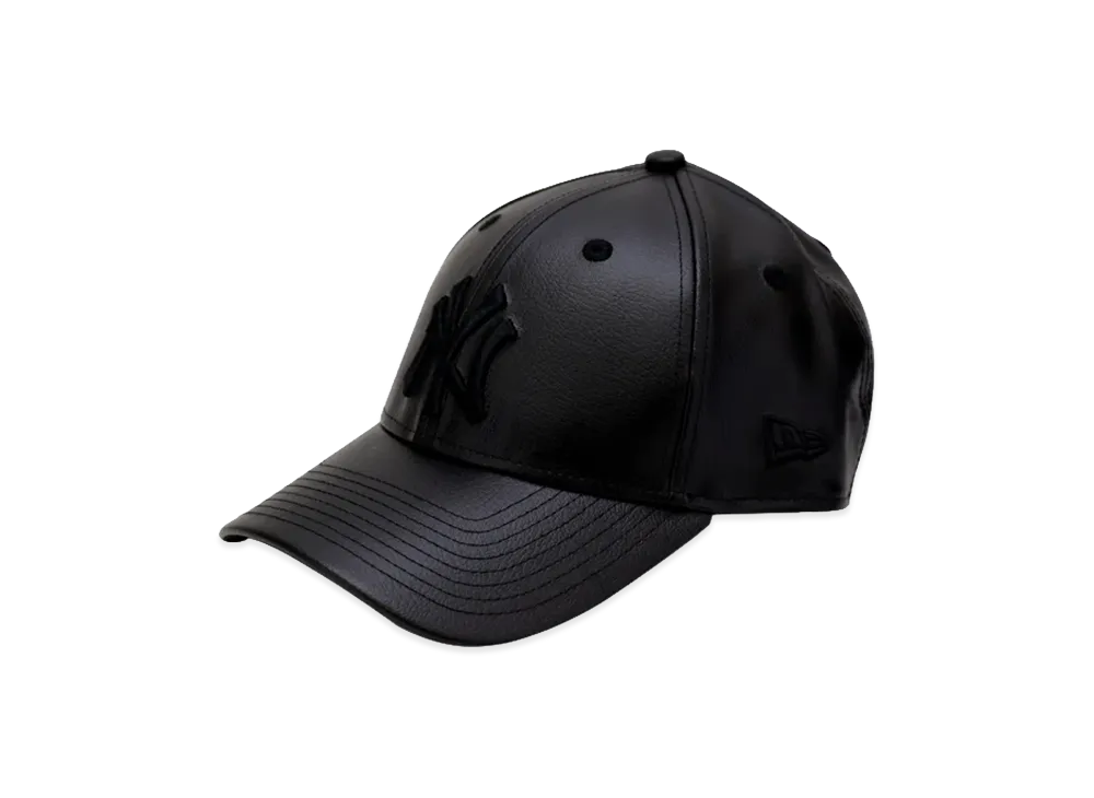 NEW ERA x THE CAP 9Forty Refined Leather II New York Yankees "Black"