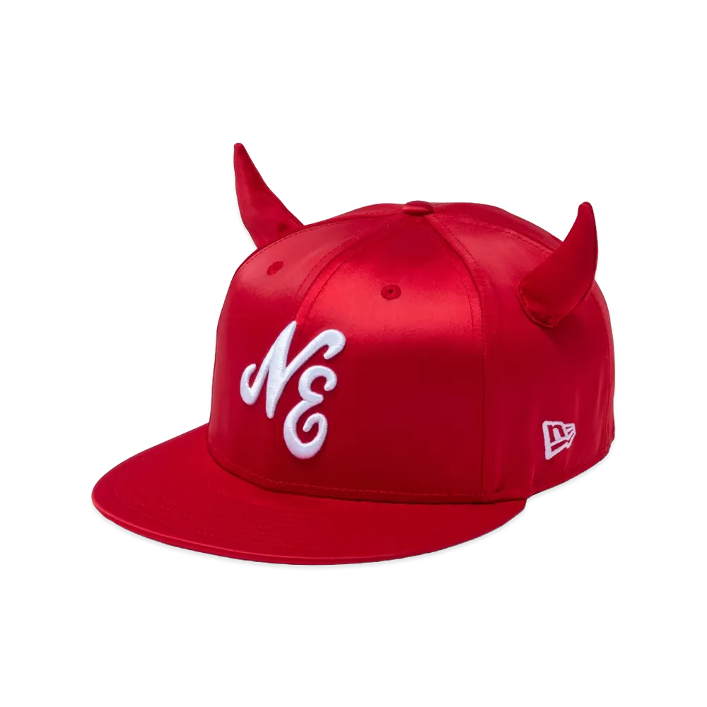 NEW ERA 59Fifty Halloween Satin Horn Classic Logo "Red"