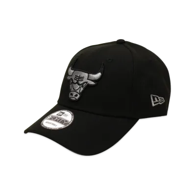 NEW ERA x THE CAP 9Forty National Basketball Association Chicago Bulls "Black"