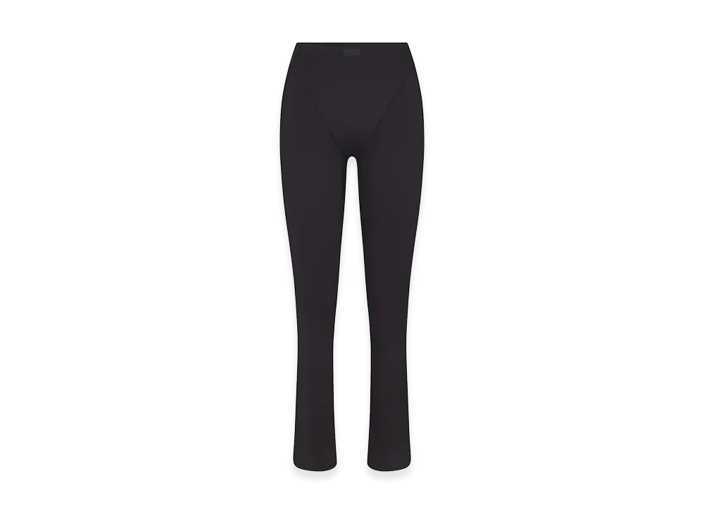 Nike x SKIMS V-Line 39" Straight Legging "Obsidian"