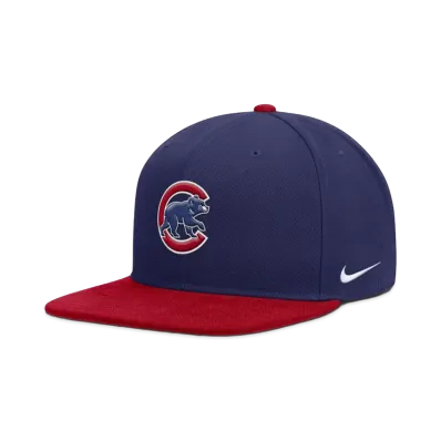 Nike Dri-Fit Pro Structured Square Bill Cap Chicago Cubs "Royal Blue/Gym Red"
