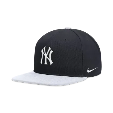 Nike Dri-Fit Pro Structured Square Bill Cap New York Yankees "Pitch Blue/White"