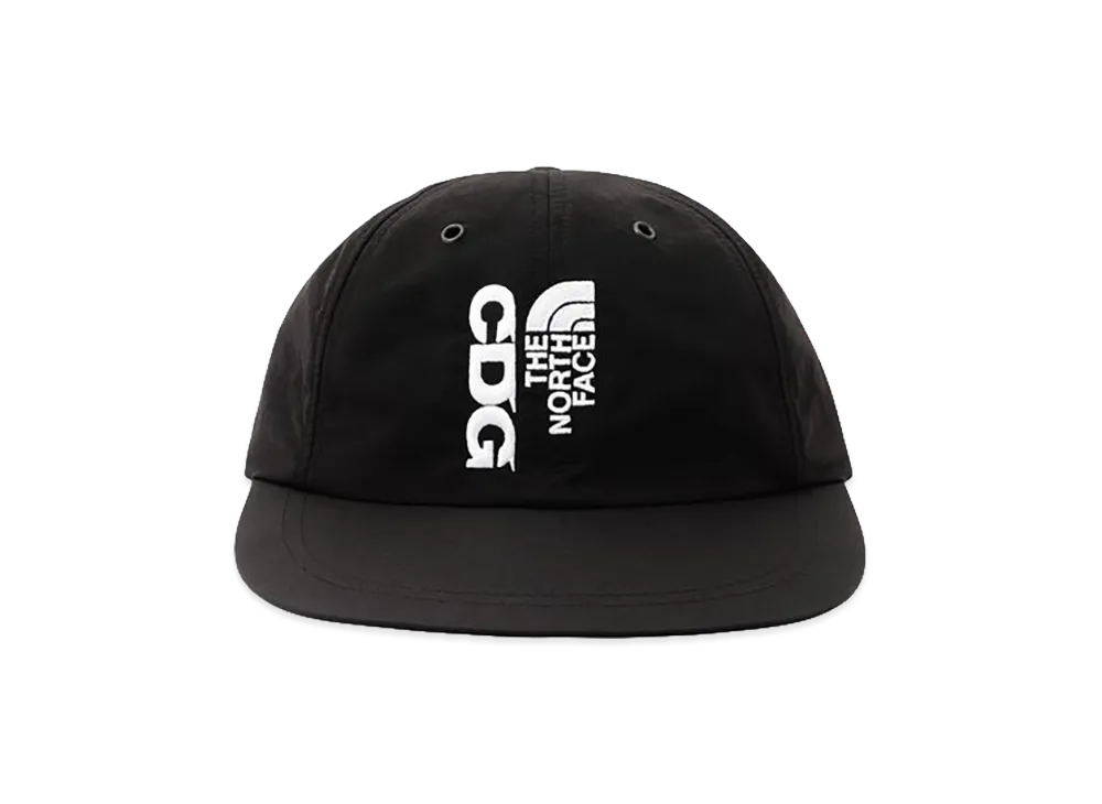 両者のロゴが際立つ、黒のカプセルコレクション！The North Face× CDG