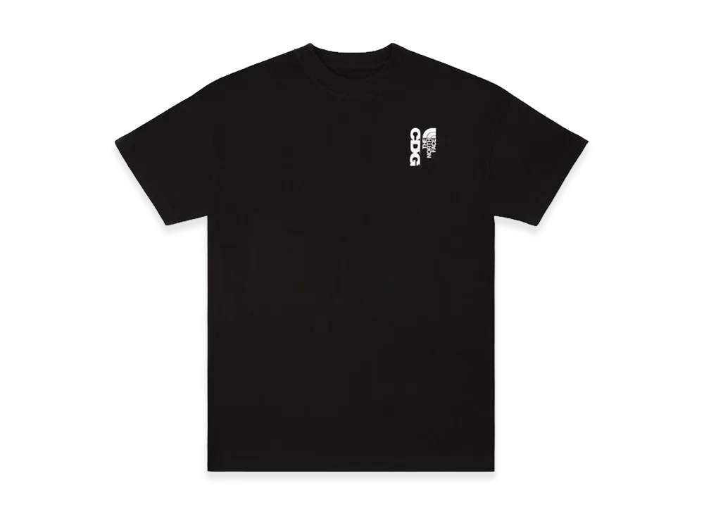 両者のロゴが際立つ、黒のカプセルコレクション！The North Face× CDG