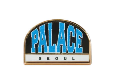 PALACE Breakout Pin Badge "Black White"
