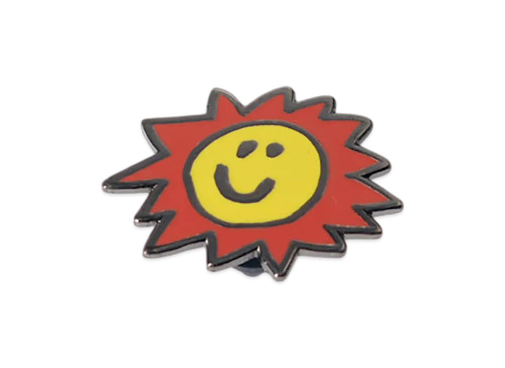 RASSVET Sun Smiley Pin "Red"