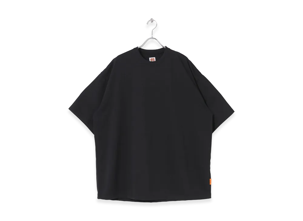 SEE SEE x URBS Basic SS Tee (Tech) "Black"