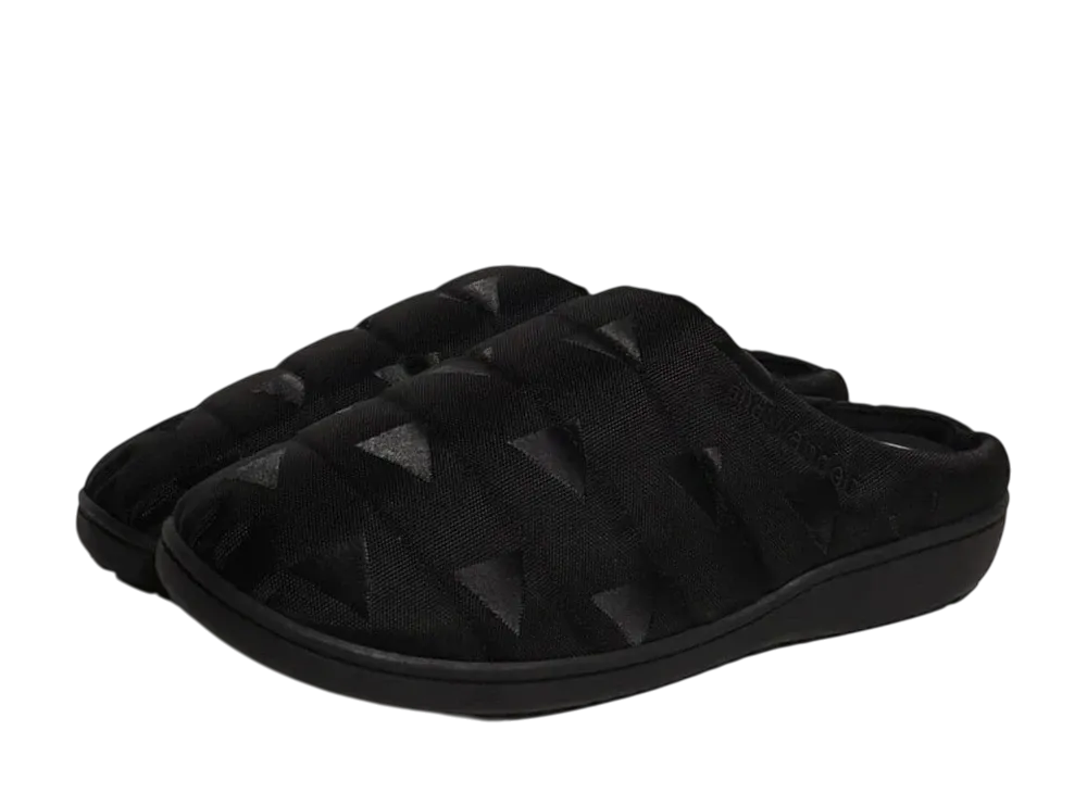 and wander × SUBU triangle JQ permanent sandal "Black"