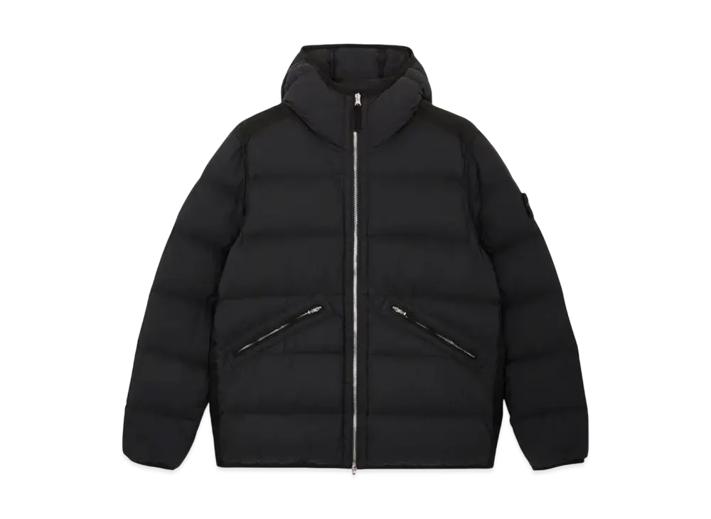 Stone Island 43128 Seamless Tunnel Nylon Down -TC "Black"