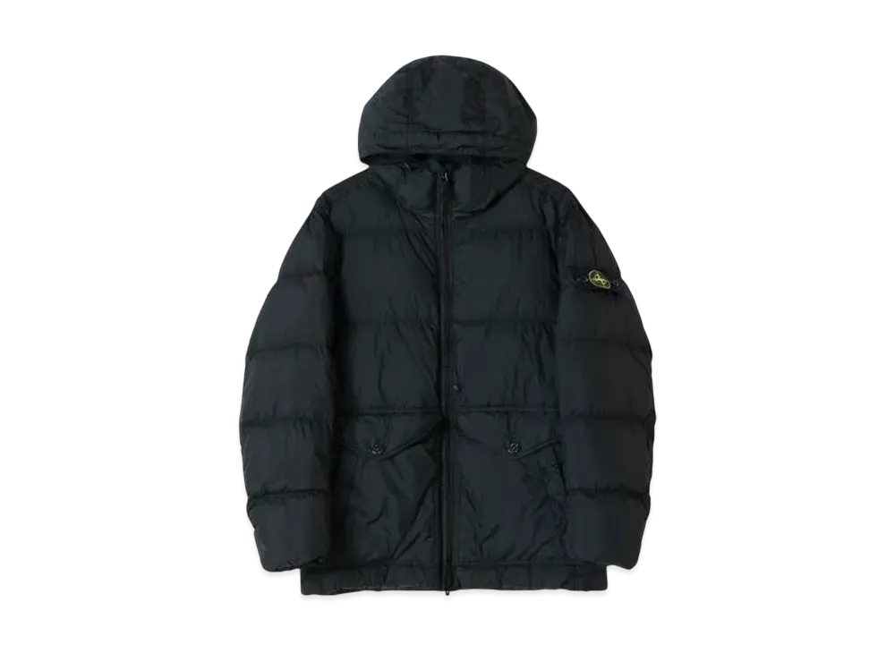 ストーンアイランド ガーメント ダイ クリンクル レップス リサイクルド ナイロン ダウン "ブラック" 811540723