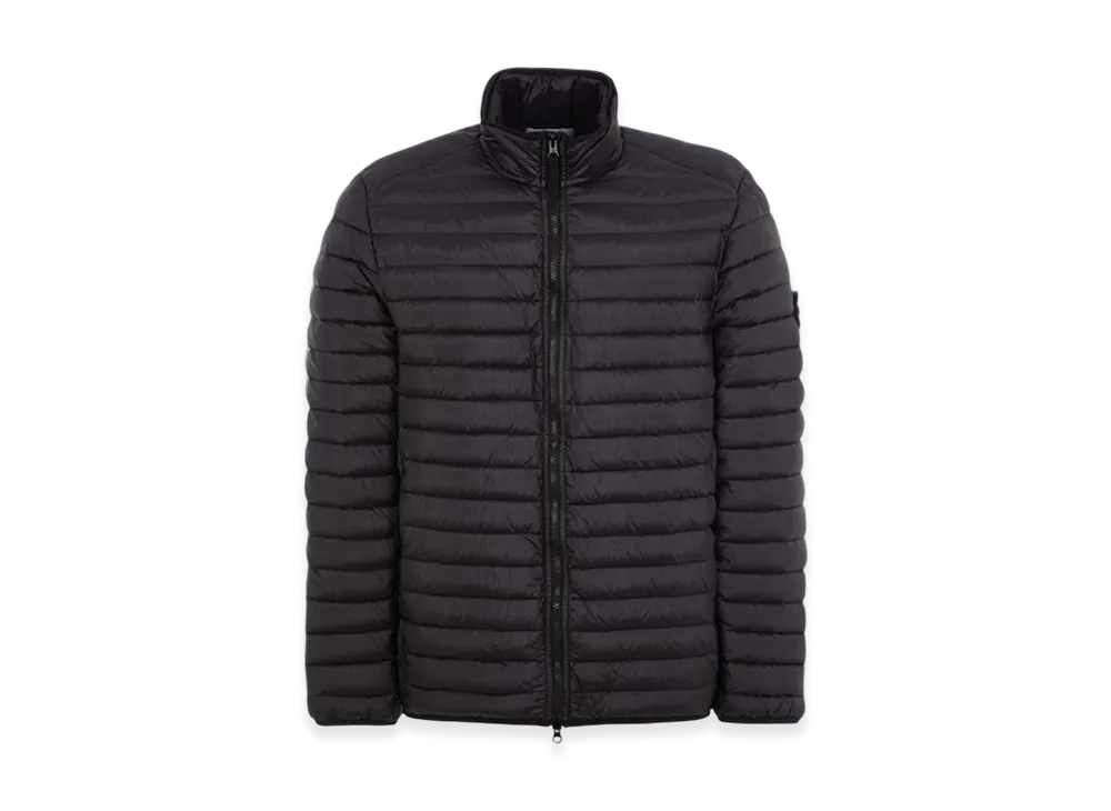 ストーンアイランド 41524 パッカブル ルーム ウーブン チャンバーズ R-ナイロン ダウン TC ジャケット - 23SS "ブラック"