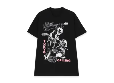 S'YTE Kume 90th Anniversary Across The River Hokusai x Love Guitar Tokyo Calling T-Shirt "Black"