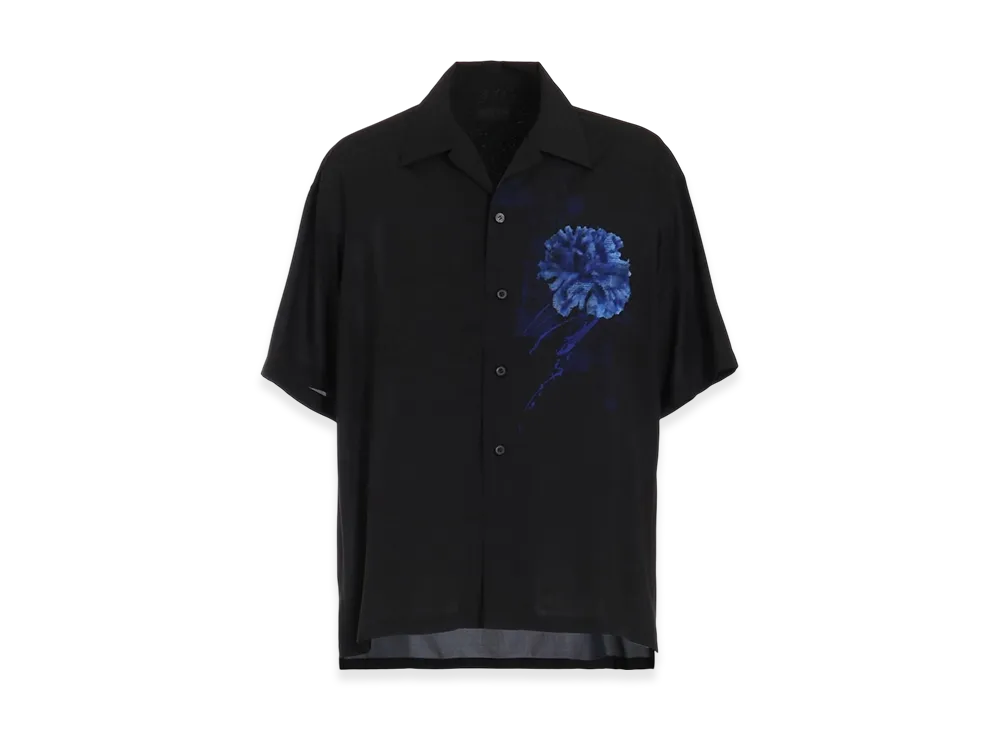 S'YTE Blue Carnation Collage Printed Open-Collar Shirt "Black"