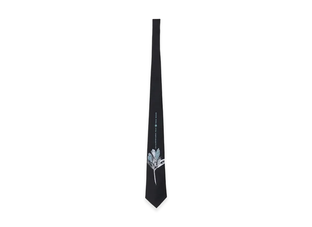 S'YTE x Koichi Iyoda Artwork Printed Silk Tie -Blue Flower- "Black"