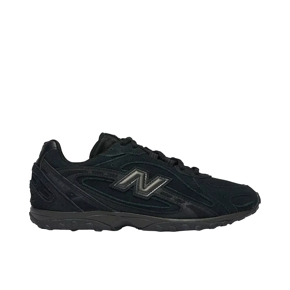 New Balance 204L "Triple Black"