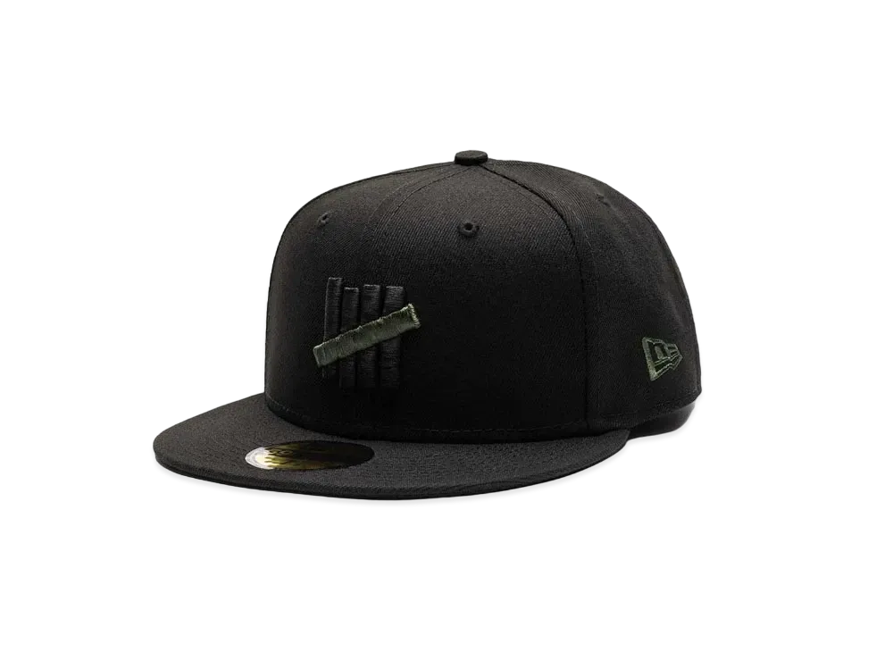 UNDEFEATED X NE STRIKE ICON FITTED - 90201 "Black"