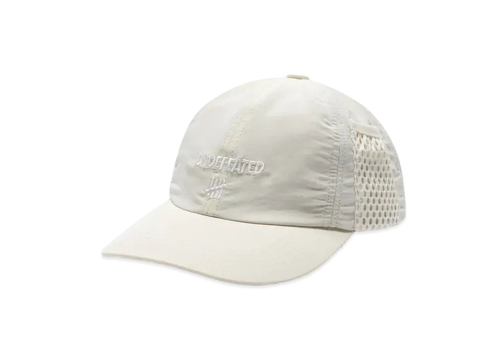 UNDEFEATED Mesh Pocket Strapback "Off White"
