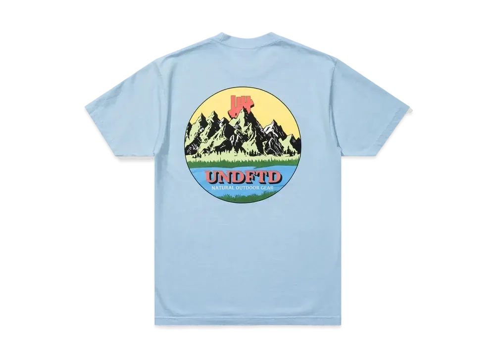 UNDEFEATED Natural S/S Tee "Lt Blue"