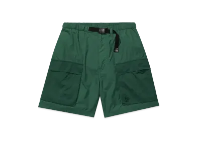 UNDEFEATED Tonal Colorblock Short "Green"
