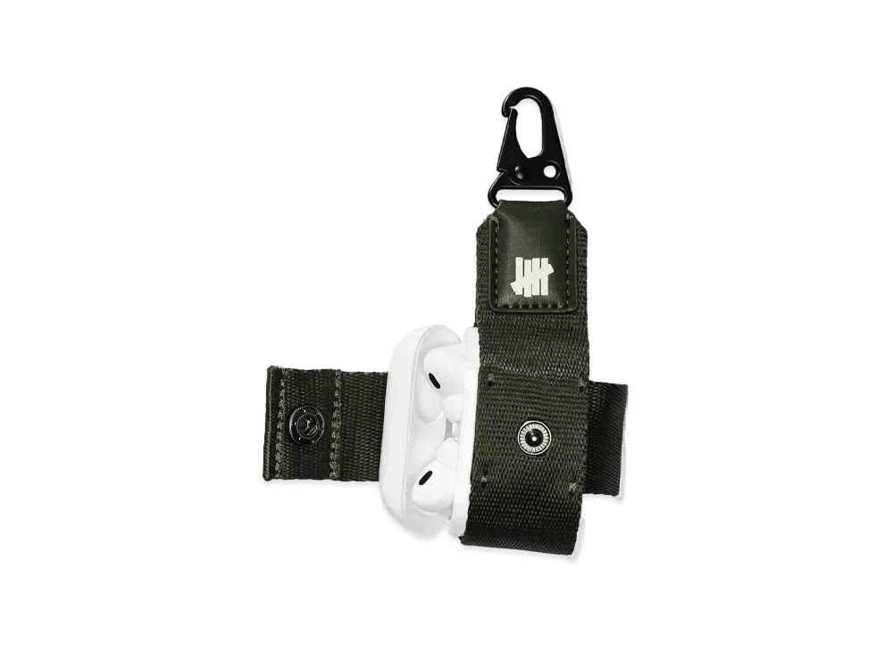 UNDEFEATED Airpod Keychain "Olive"