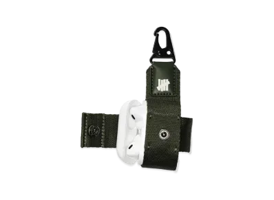 UNDEFEATED Airpod Keychain "Olive"
