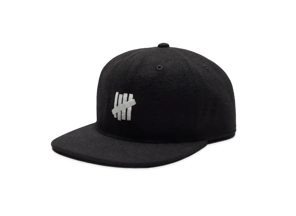 UNDEFEATED Icon Strapback "Black"