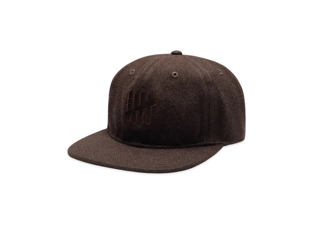 UNDEFEATED Satin Icon Applique Strapback "Black"