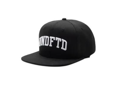 UNDEFEATED Arch Snapback "Black"