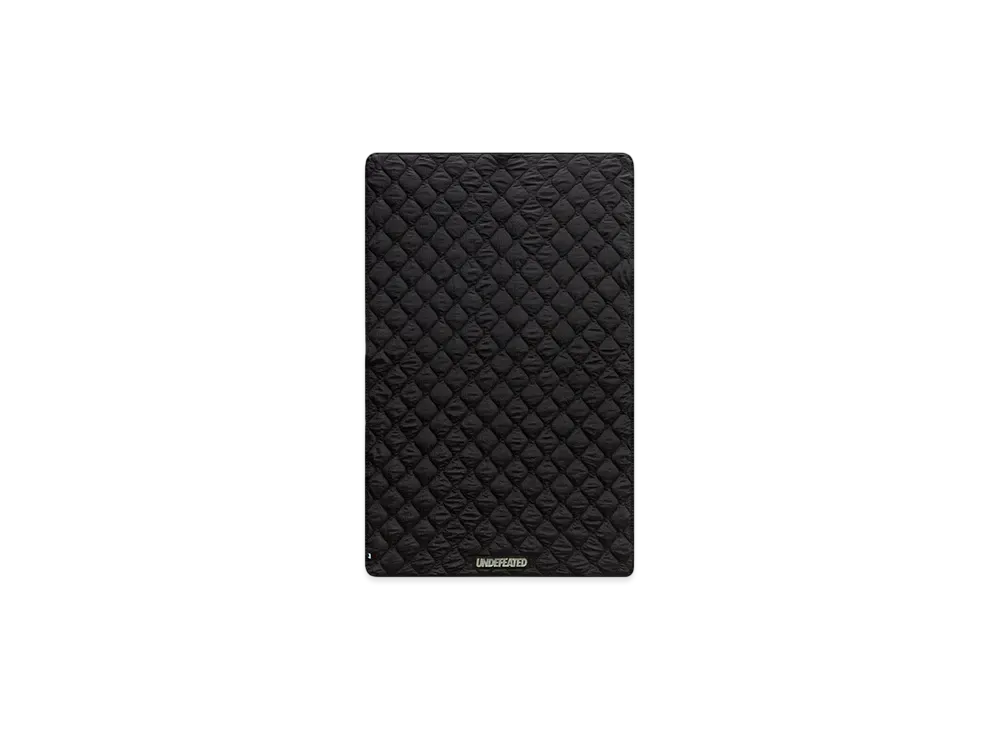 UNDEFEATED Quilted Blanket "Black"
