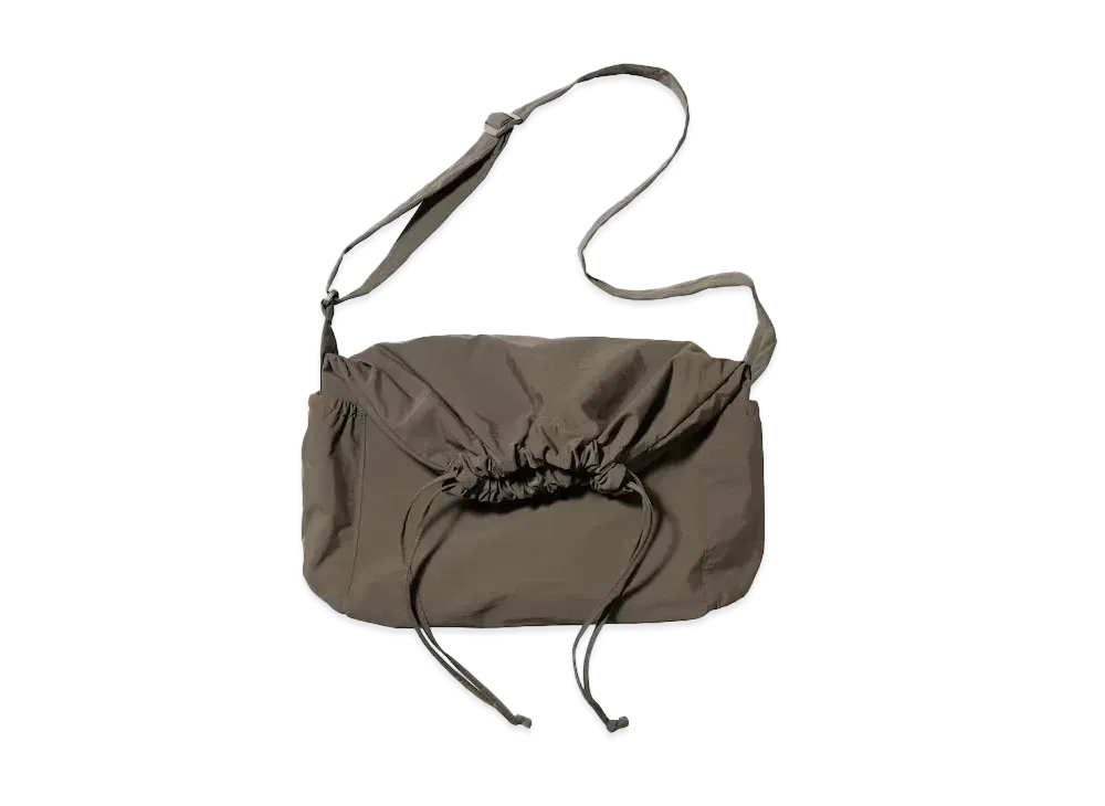 Uniqlo U 24SS Drawstring Shoulder Bag "Olive"