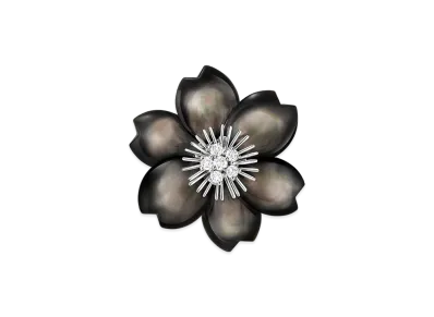 Van Cleef & Arpels Rose de Noel clip medium model "18K White gold/Diamond/Mother-of-pearl"
